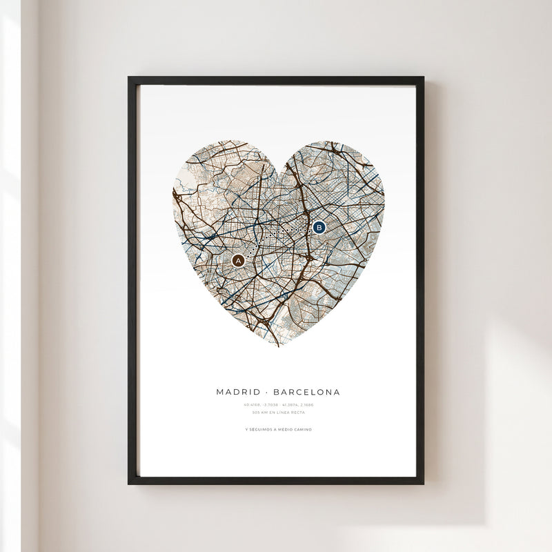 Cuadro Dos ciudades unidas: los mapas de Madrid y Barcelona dentro de un corazón, con marco negro