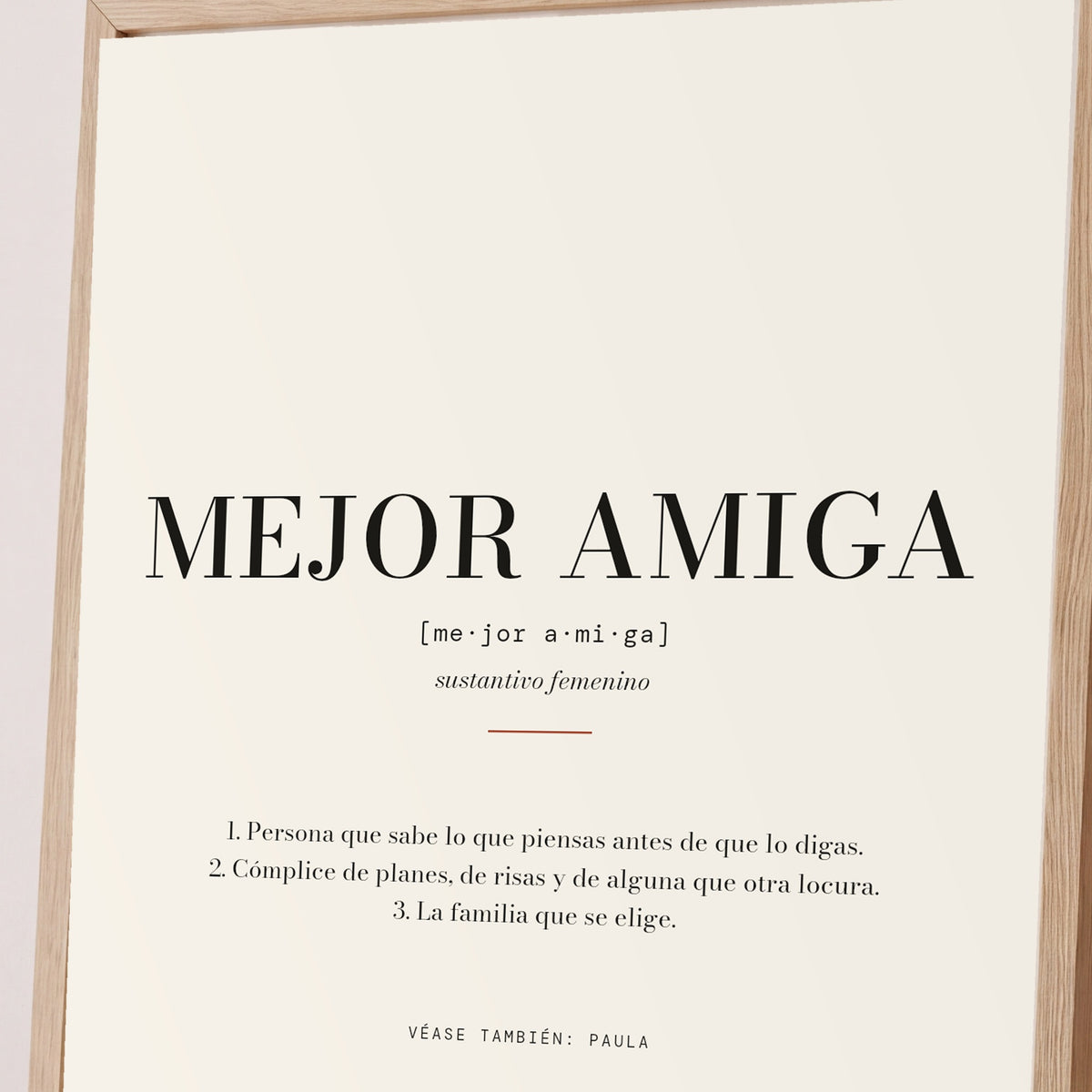Detalle de la letra y el papel de la lámina «Mejor amiga» con definición personalizada