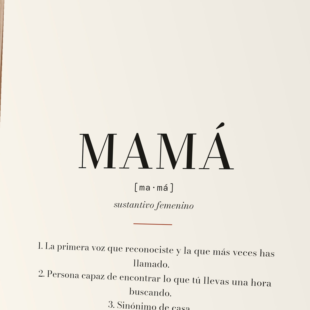 Detalle de la letra y el papel de la lámina «Mamá» con definición personalizada
