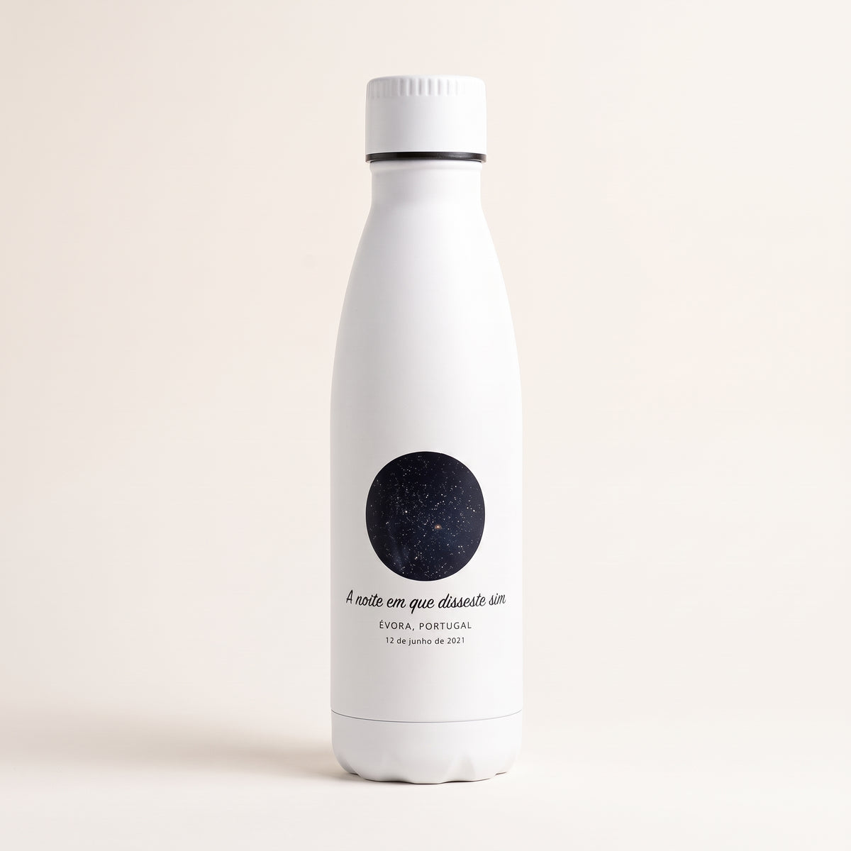 Botella de acero blanco con el cielo de Toledo y «La noche que dijimos sí»