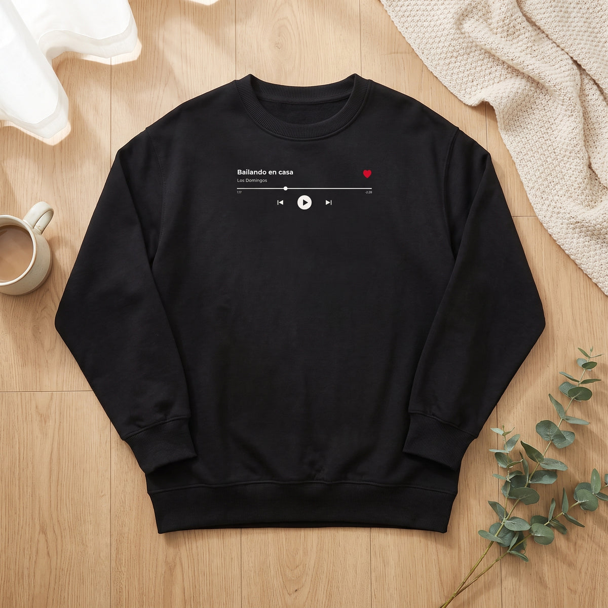 Sudadera negra personalizada con el reproductor de su canción, vista de plano