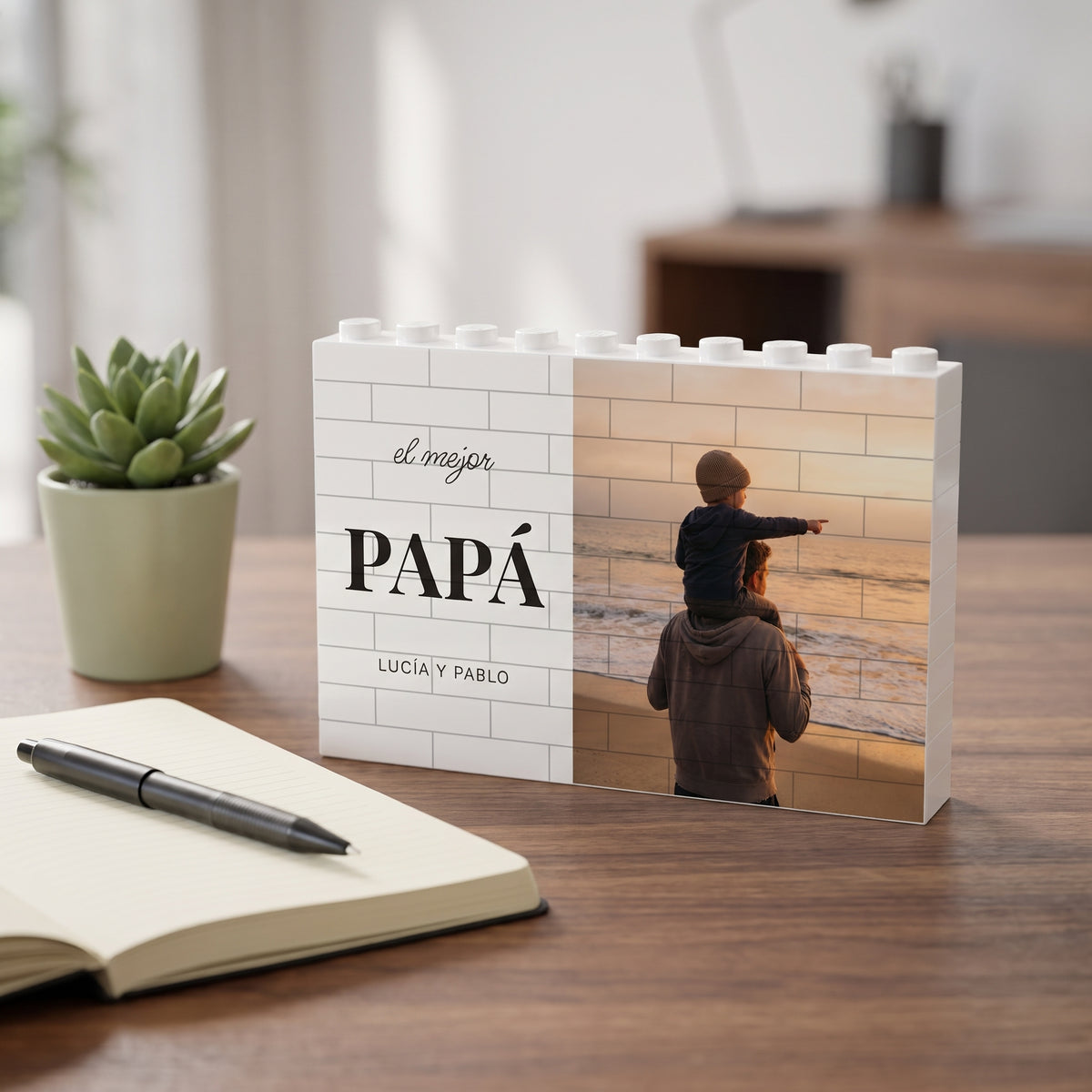 Cuadro de bloques para papá con foto, sobre un mueble