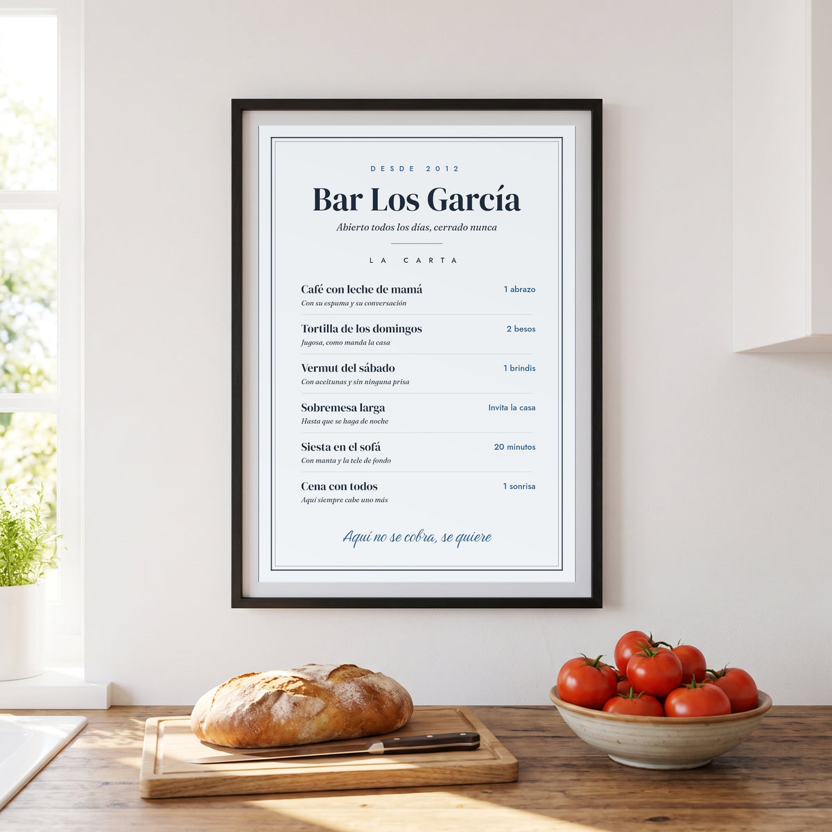 Cuadro «La carta de casa» personalizado, la carta del bar de a tua família, colgado en el comedor
