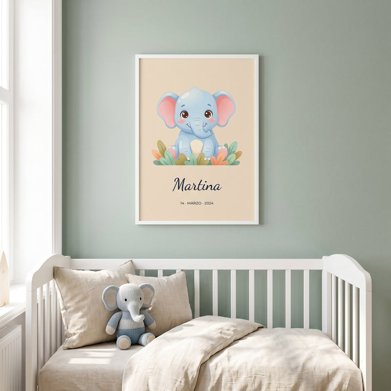 Cuadro infantil personalizado con elefante y el nombre Martina en marco blanco sobre la cuna