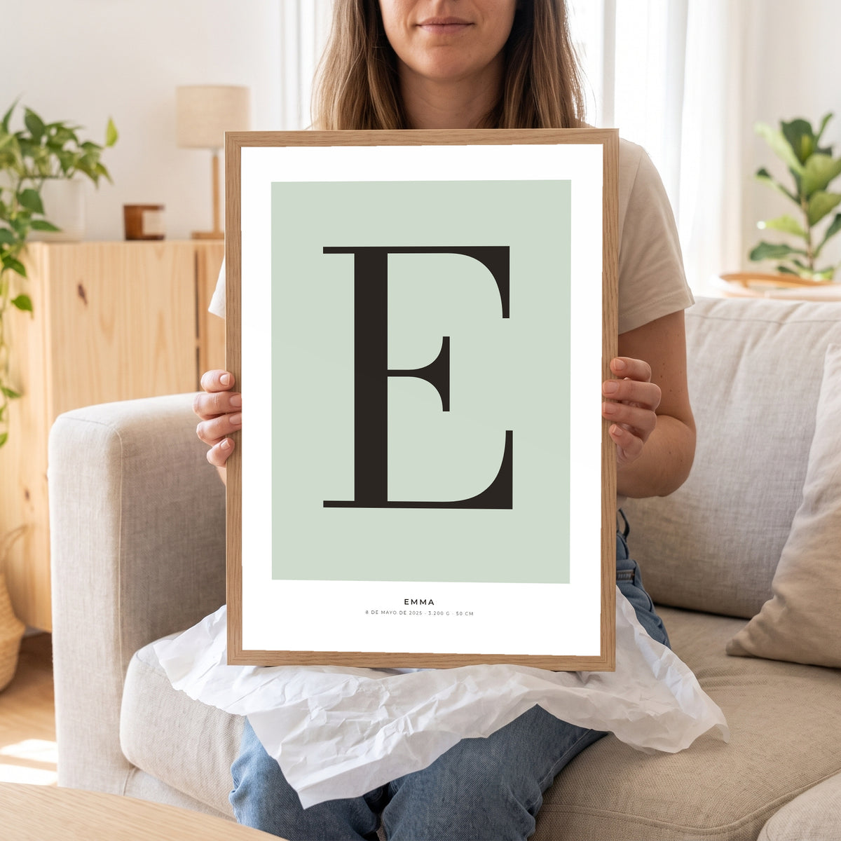 Cuadro con la letra inicial del bebé personalizado con su nombre y datos de nacimiento