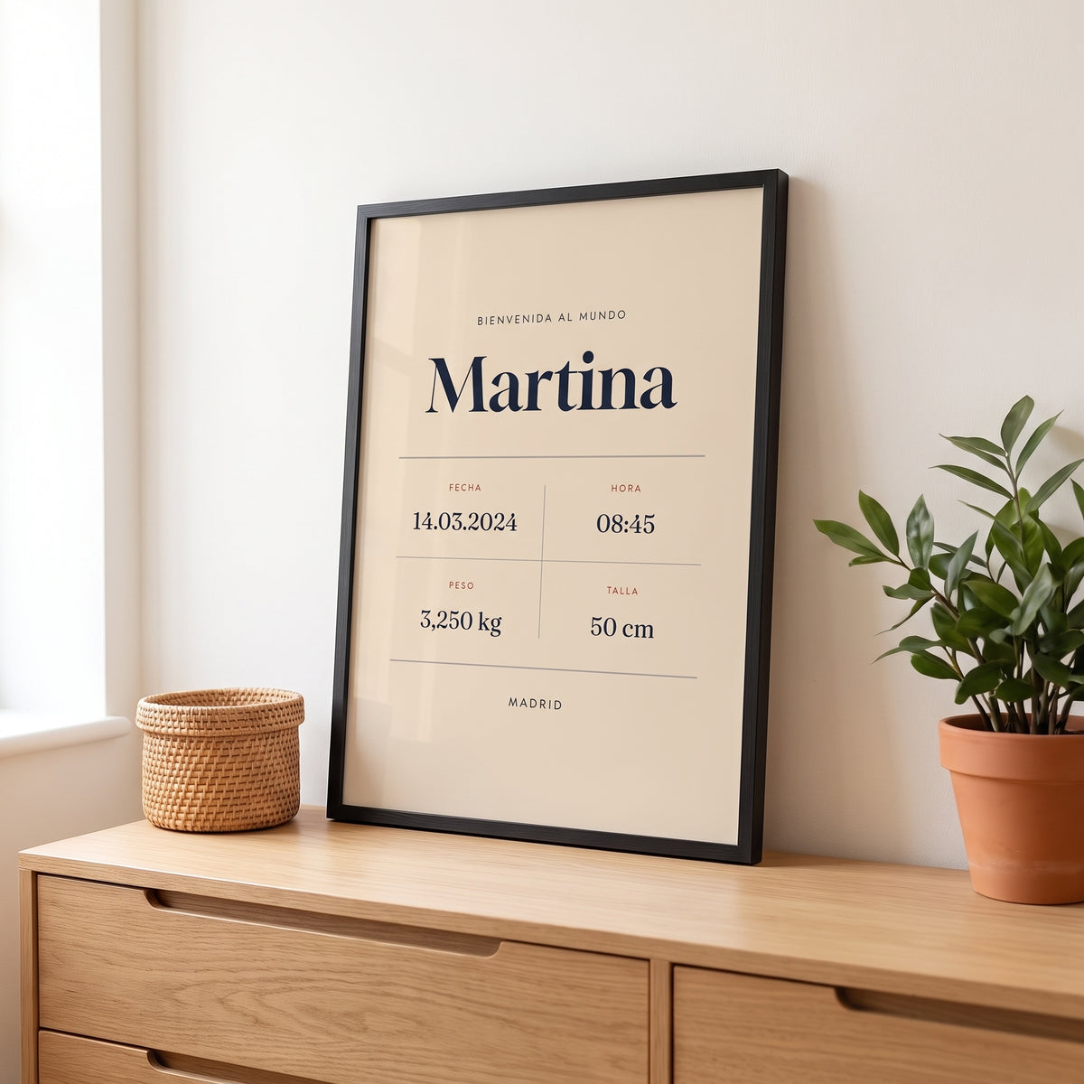 Lámina de nacimiento personalizada con nombre, fecha, hora, peso y talla en marco negro