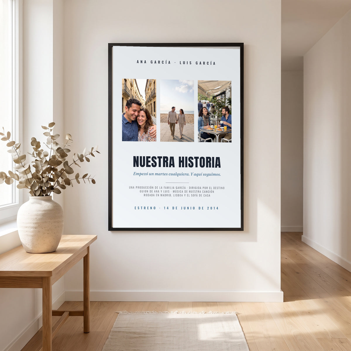 Cuadro «Nuestra película» personalizado, cartel de cine con vuestra foto, colgado en el pasillo de casa