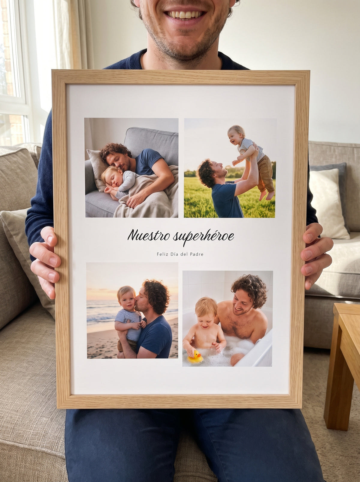 Cuadro El mejor papá con 4 fotos personalizado (Nuestro superhéroe · Feliz Día del Padre) sostenido entre las manos, con marco de madera