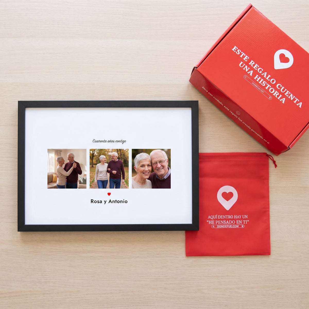 Cuadro pareja 3 fotos personalizado (Cuarenta años contigo · Rosa y Antonio) junto a la caja roja y la bolsa de tela roja en que se envía