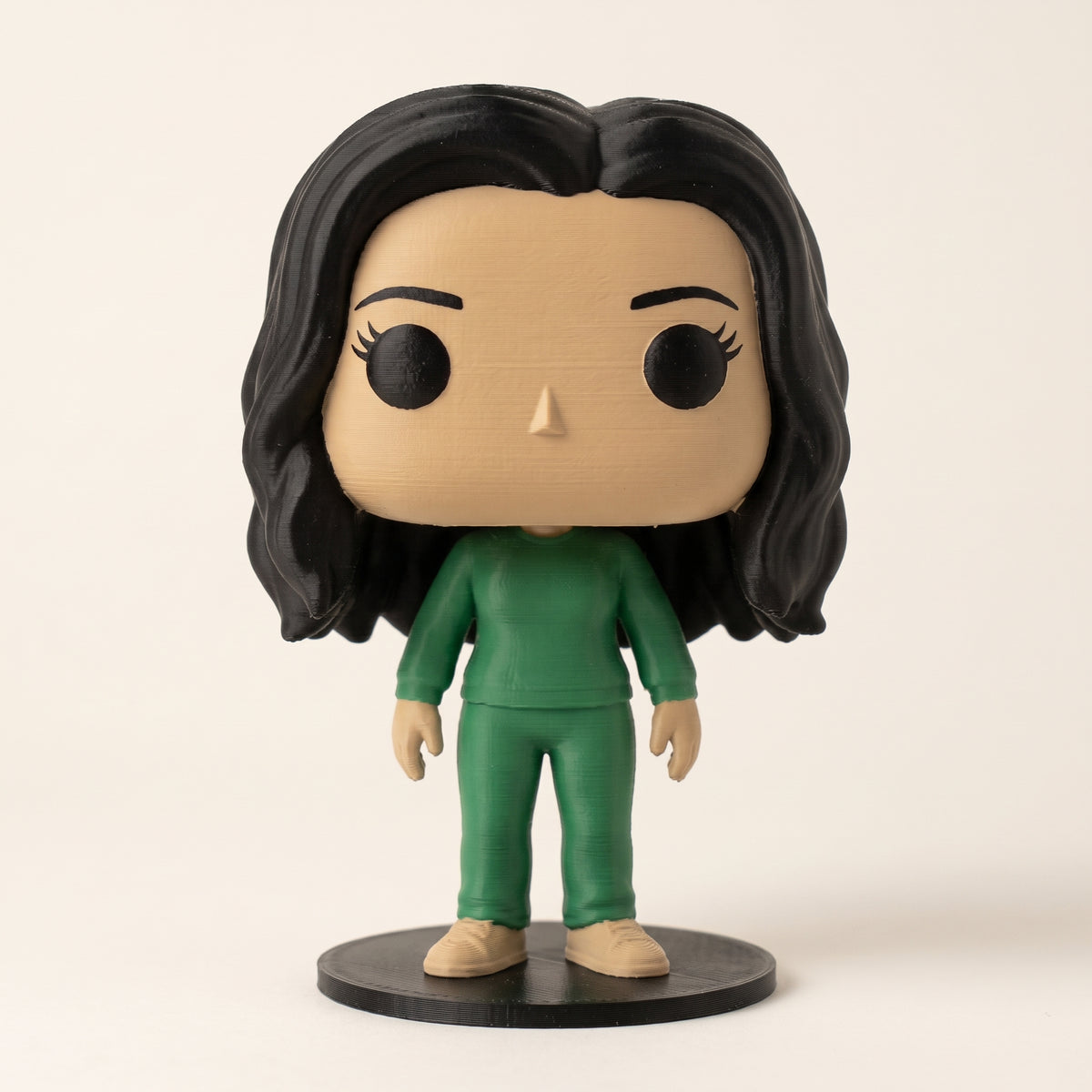 Figura 3D estilo Funko impresa en 3D a partir de una foto, de 10 o 15 cm, sobre fondo neutro