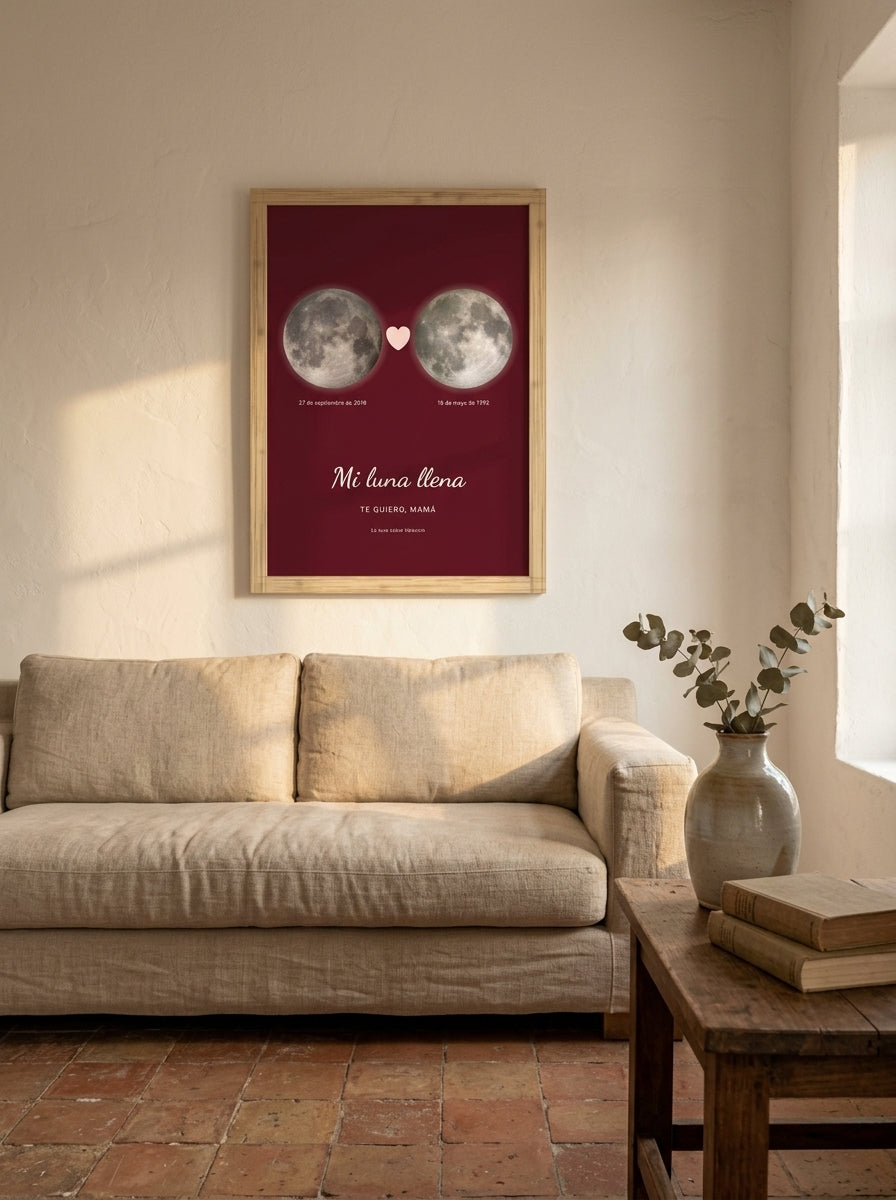 Cuadro fase lunar personalizado Día de la Madre colgado sobre un sofá de lino en un salón cálido