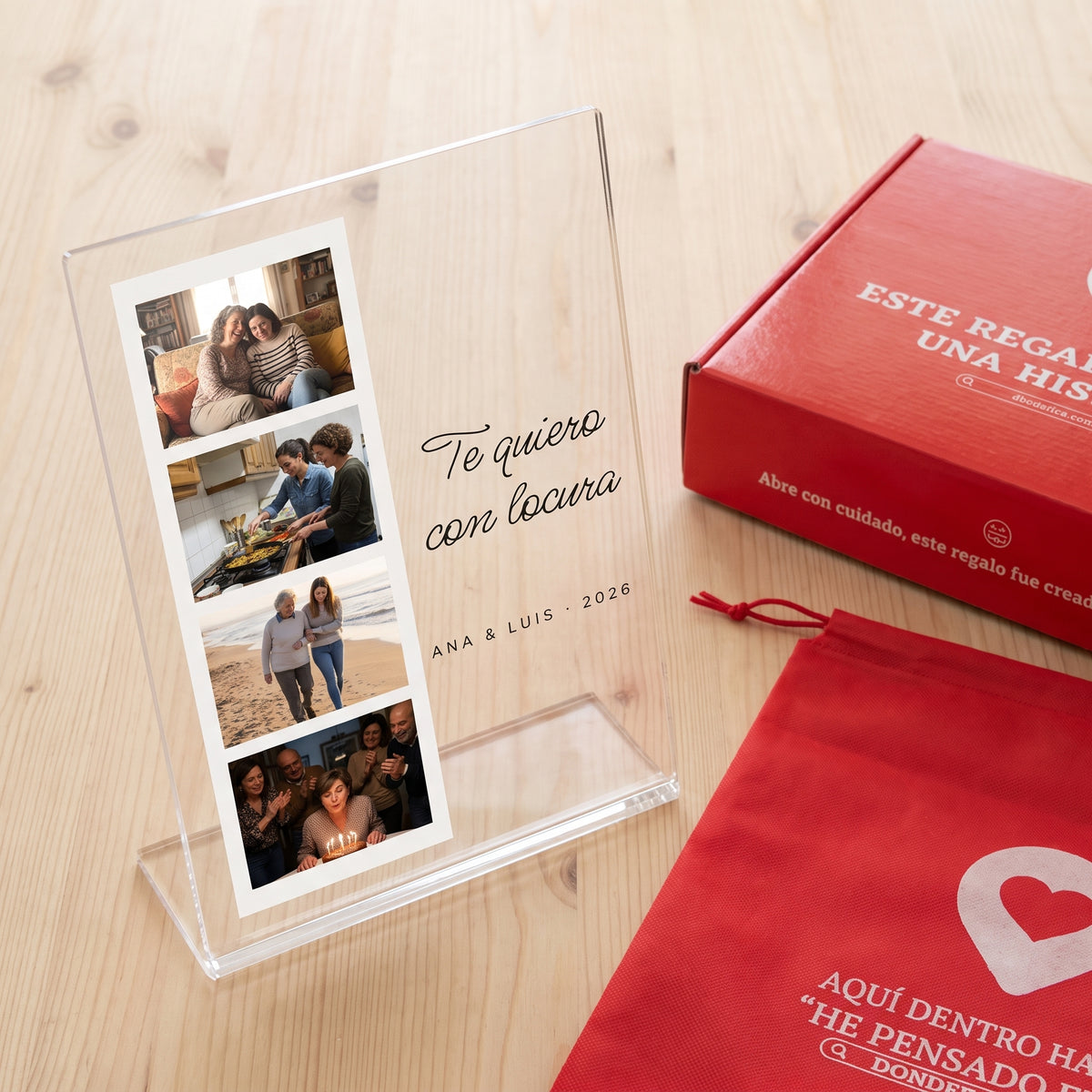 Placa de metacrilato personalizada fotomatón junto a la caja y la bolsa de regalo de Donde Fue