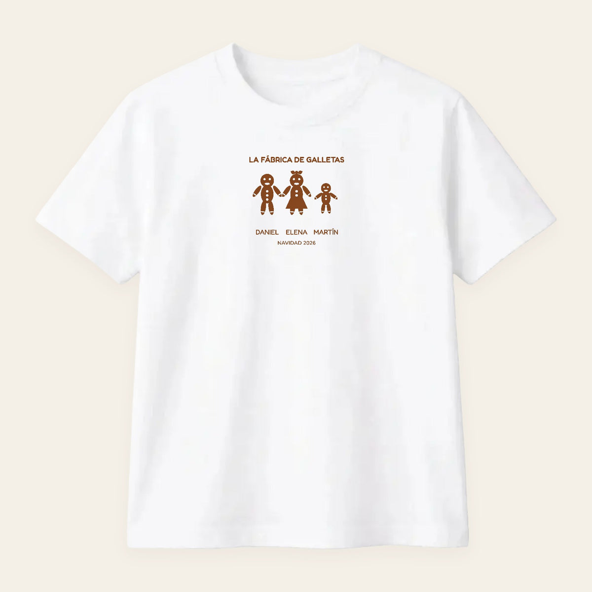 Camiseta blanca de Navidad con tres galletas de jengibre personalizadas y los nombres de la familia