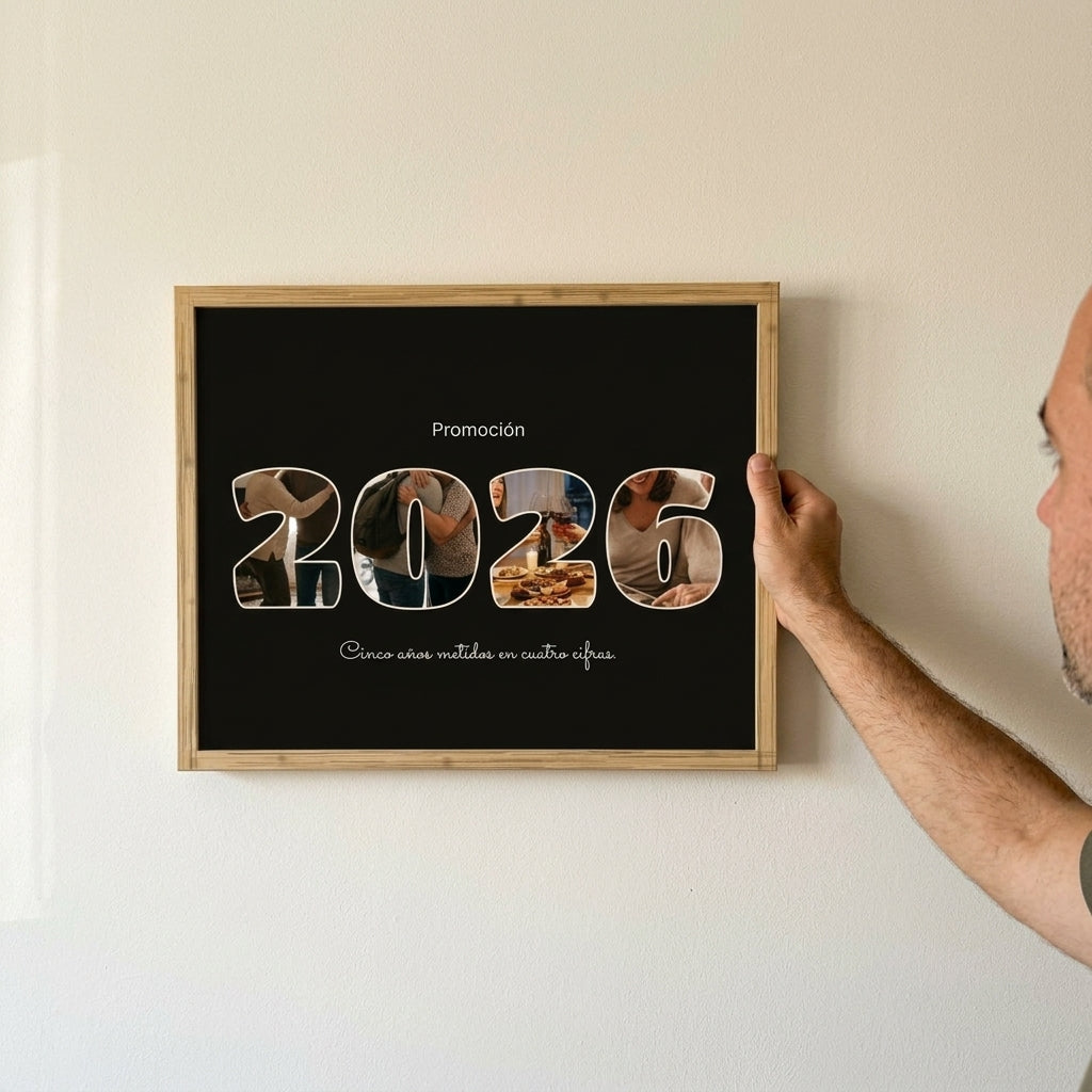 Enderezando el cuadro letras con fotos personalizado de graduación recién colgado en la pared