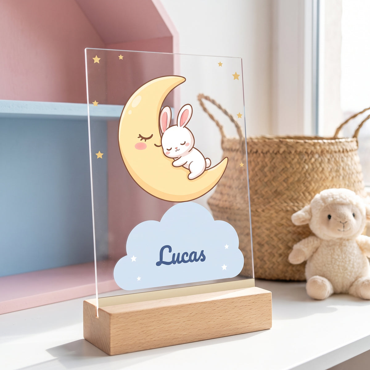 Lámpara infantil de metacrilato con luna y conejito y el nombre en una nube azul