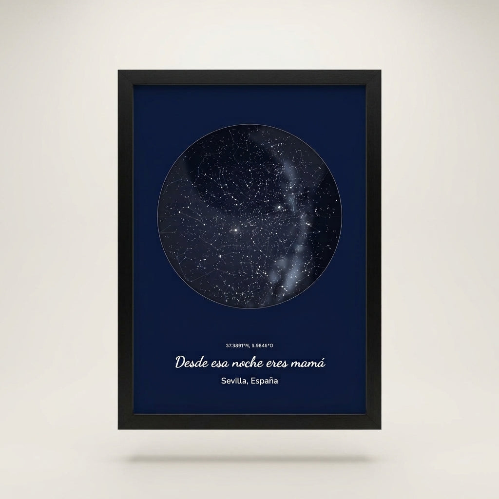 Cuadro mapa estelar personalizado Día de la Madre con marco negro, foto de estudio sobre fondo neutro