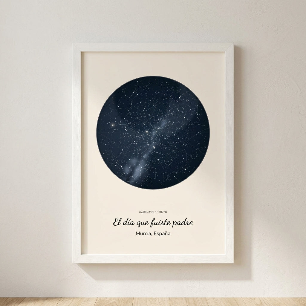 Cuadro mapa estelar personalizado del Día del Padre con el cielo del día en que fue padre, colgado en una pared clara