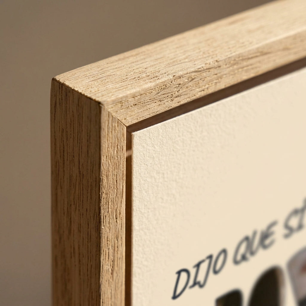 Detalle de la esquina en inglete del marco del cuadro letras con fotos personalizado de pedida de mano