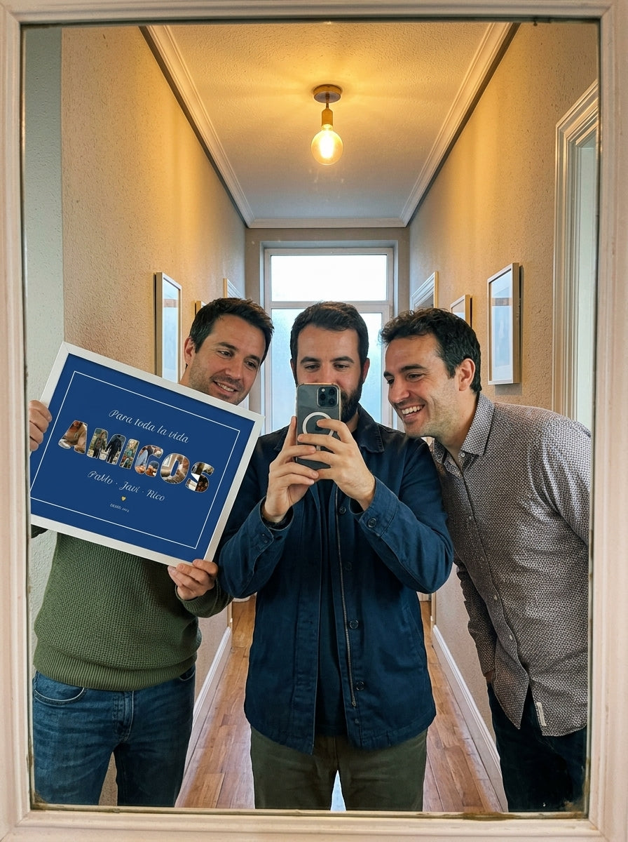 Mirando cuadro personalizado para amigos con fotos dentro de las letras recién colgado