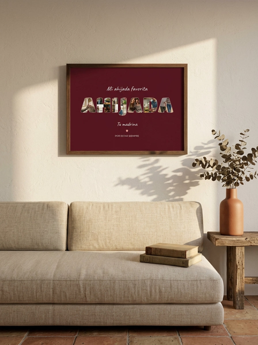 Cuadro personalizado para la ahijada con fotos dentro de las letras colgado en un salón con luz natural