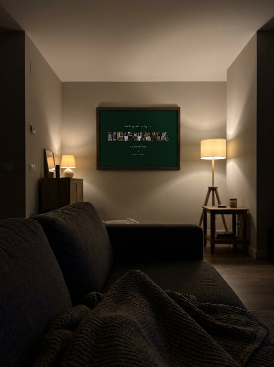 Cuadro personalizado para tu hermana con fotos dentro de las letras visto desde la puerta de la habitación