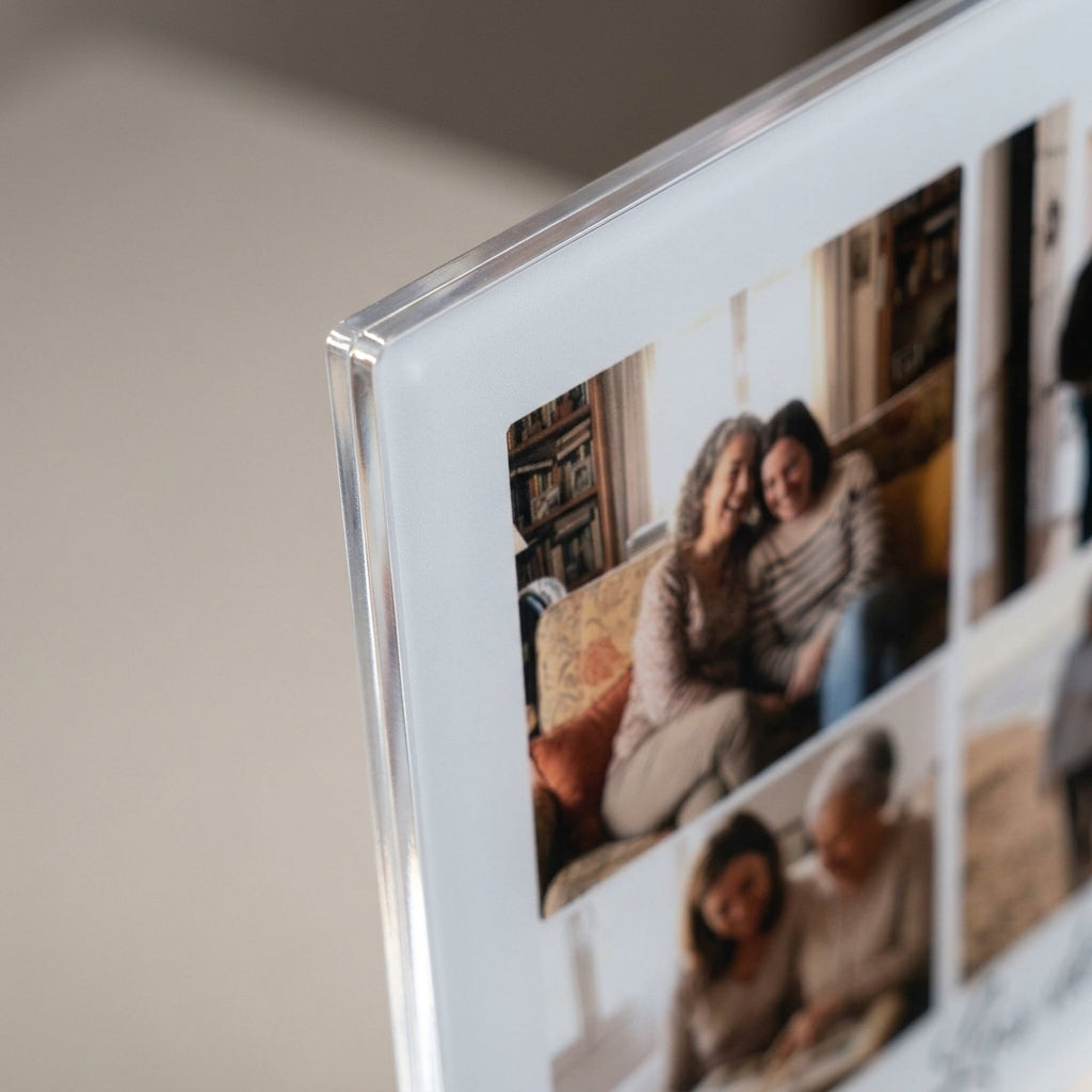 Detalle del canto pulido y de la impresión UV de la placa de metacrilato personalizada con seis fotos