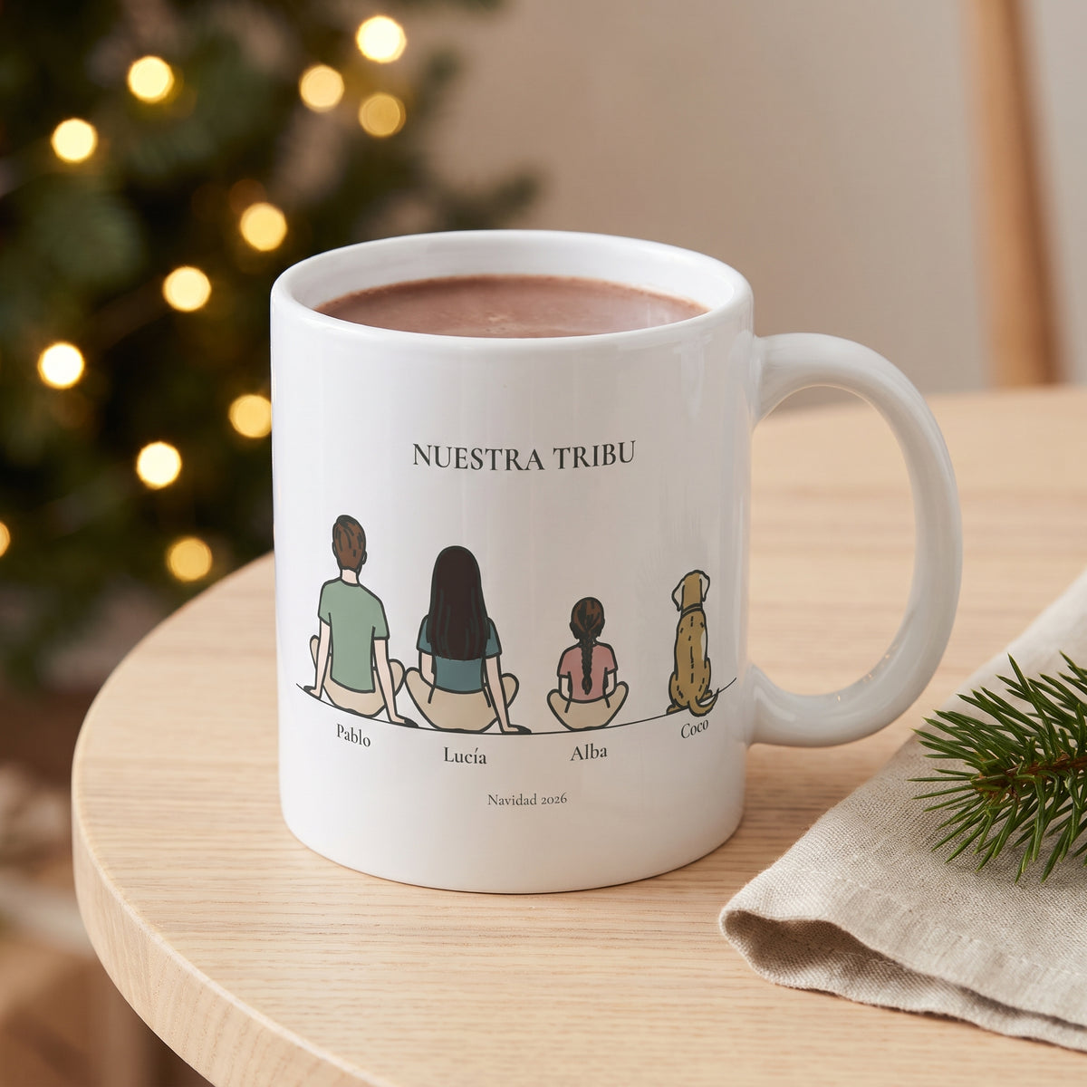 Taza «Nuestra tribu» personalizada con chocolate caliente en Navidad